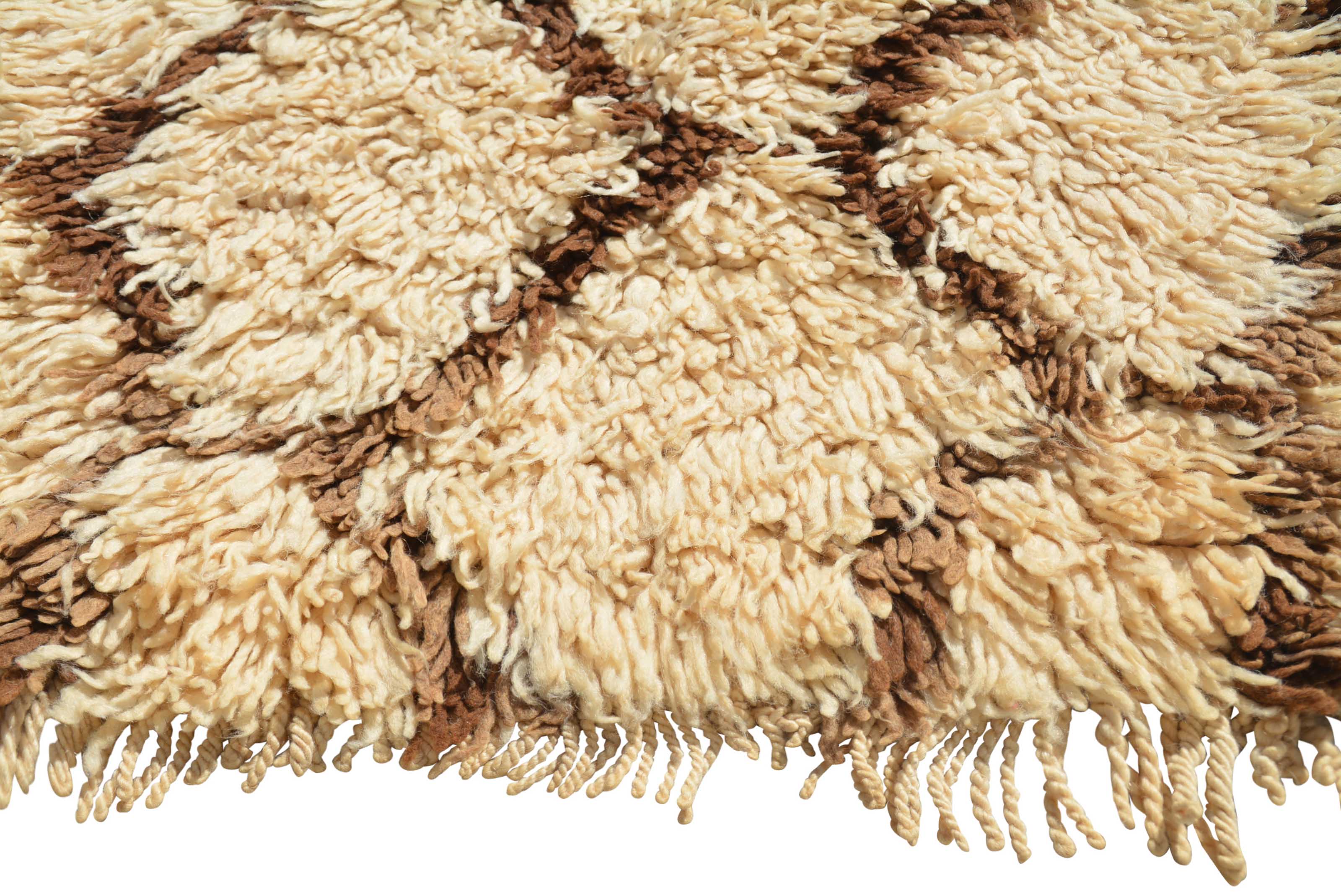 Basic Goodness (2'8" x 5'2") – Vintage Earthy Diamond Beni Ourain Moroccan Accent Rug - Image 4