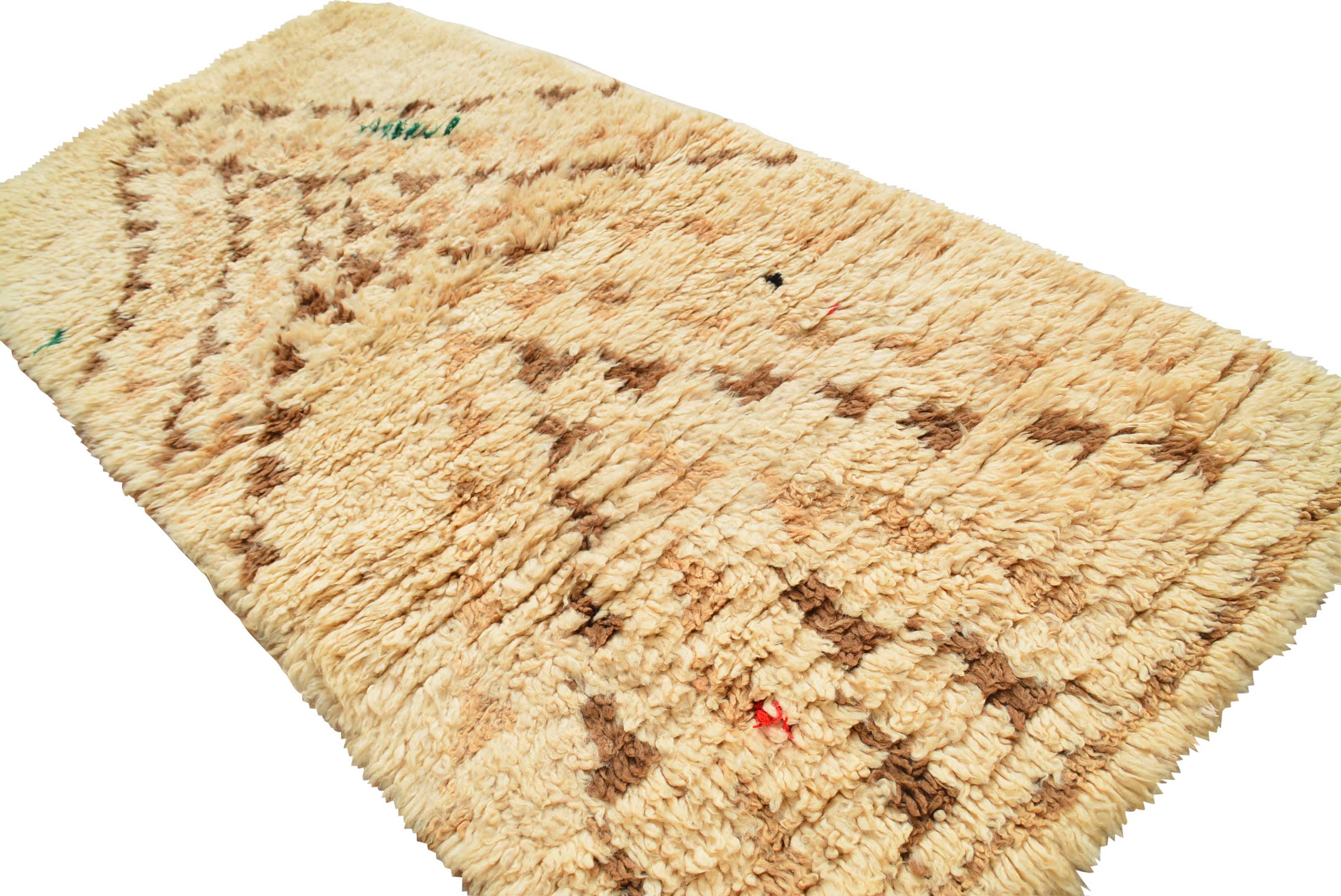 To The North (2'5" x 5') – Vintage Earthy Dashed Chevron Beni Ourain Moroccan Rug - Image 3