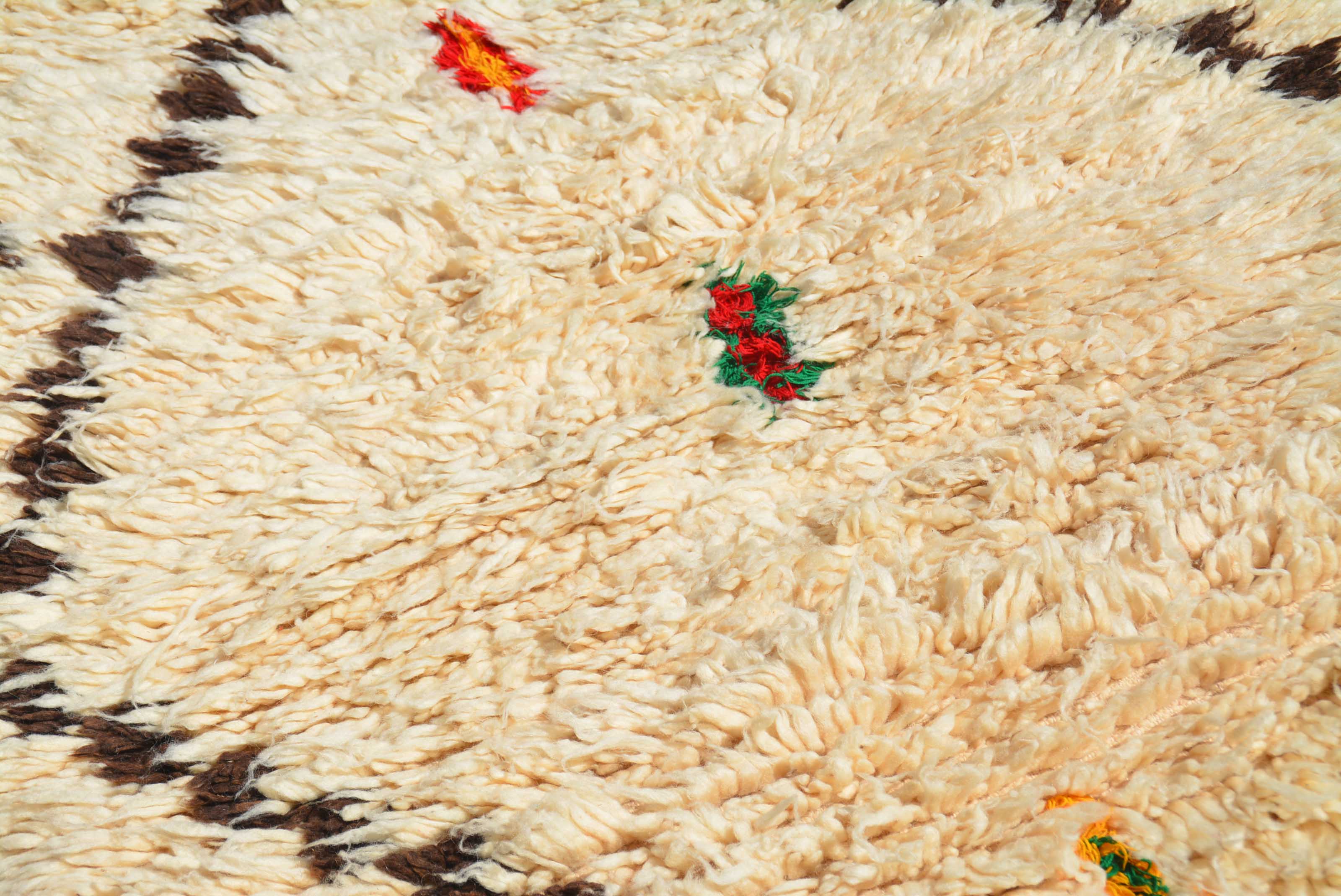 Helpless - 3'8 x 10'10 - 1.16m x 3.30m - Image 3